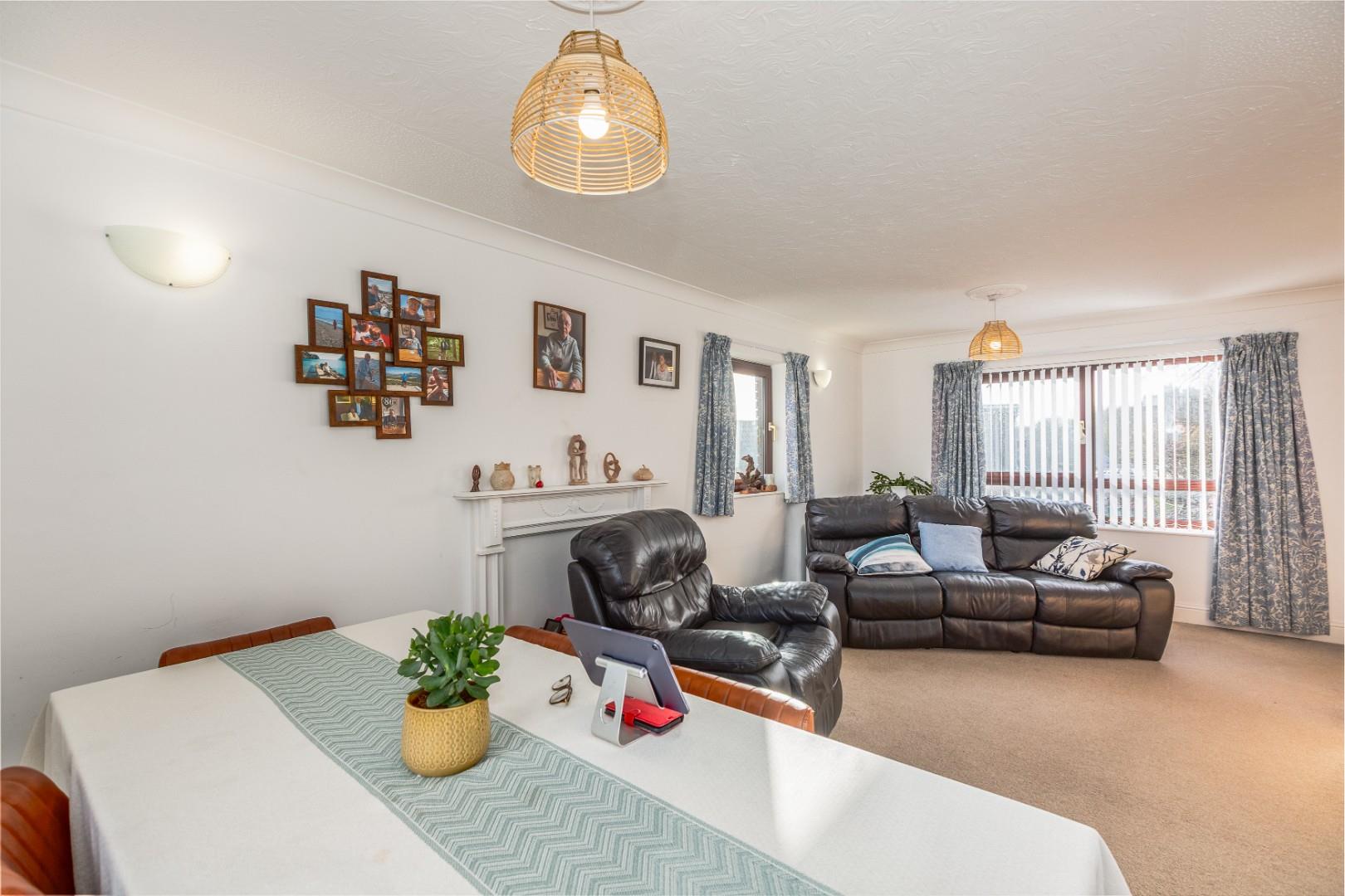 Folland Court, West Cross, Swansea, SA3 5BJ